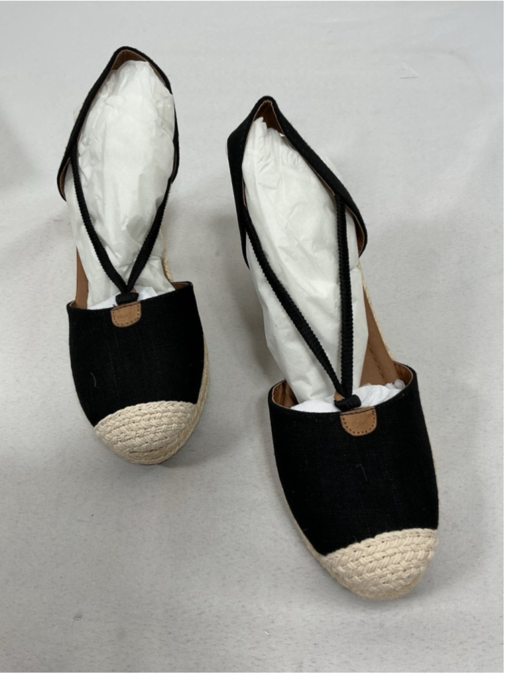 Womans New City Classified Gigi Cap Toe Espadrille Wedge Sandals 10 Black Color